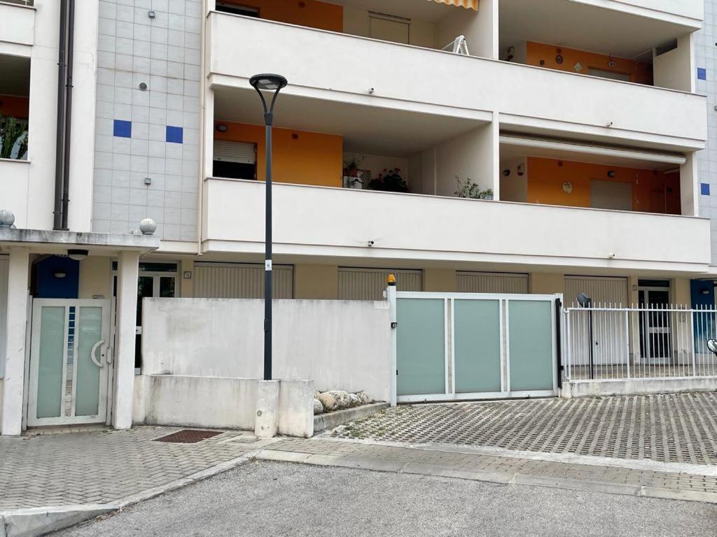 Апартаменти Attico Petfriendly Con Terrazzo, Via Del Borgo Монтезільвано Екстер'єр фото